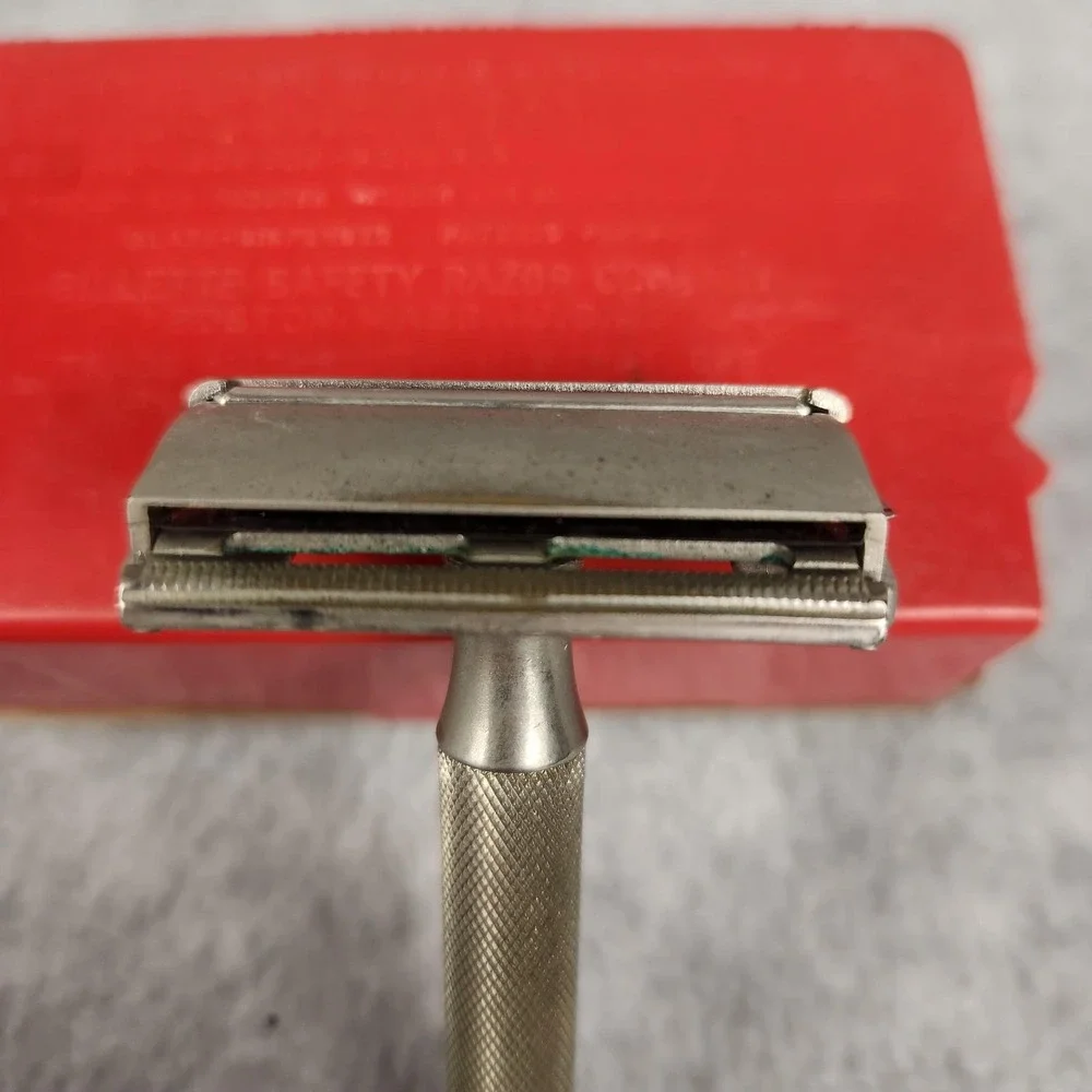 Vintage Gillette Super Speed One-Piece Razor with Case & Schick Blades USA 1960s